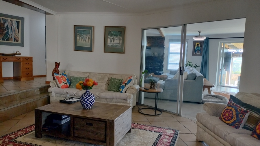 5 Bedroom Property for Sale in Fraaiuitsig Western Cape